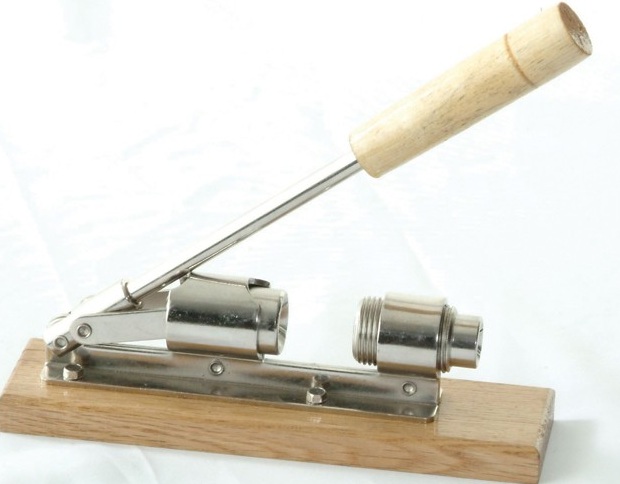 TEXAS TWO-STEP NUTCRACKER