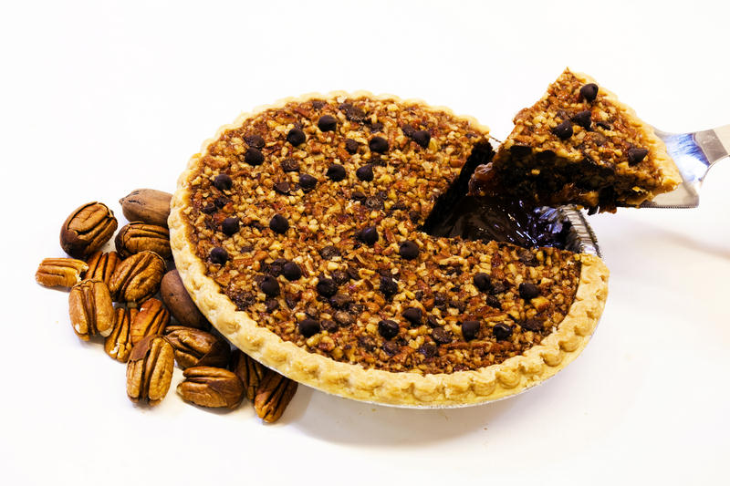 CHOCOLATE PECAN PIE