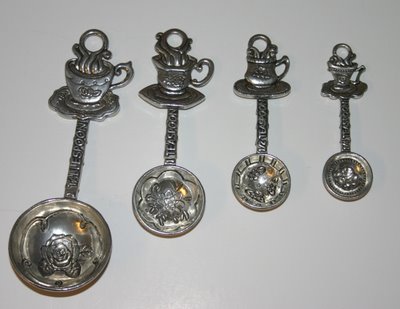 MEASURING SPOONS