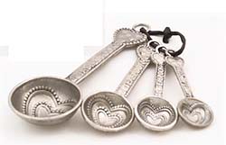 MEASURING SPOONS & CUPS
