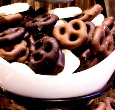 PRETZELS, MIXED CHOCOLATE