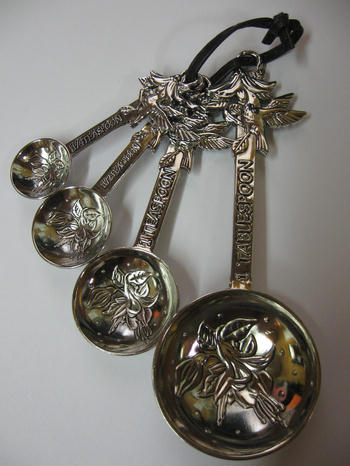 MEASURING SPOONS, HUMMINGBIRD