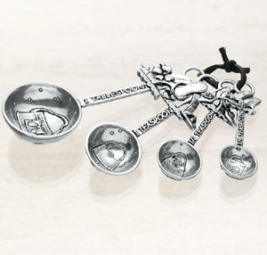 MEASURING SPOONS