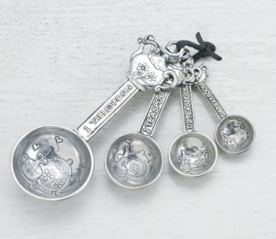 MEASURING SPOONS